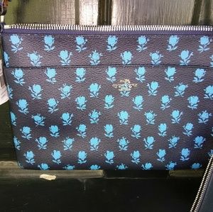 New Coach Purse with a money pouch